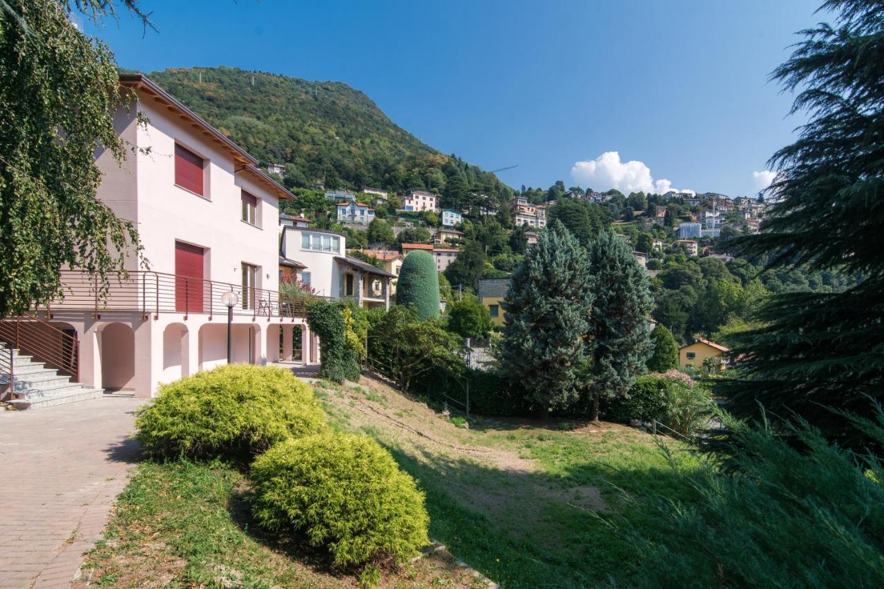 Villa Vittoria - The House Of Travelers Τσερνόμπιο Εξωτερικό φωτογραφία