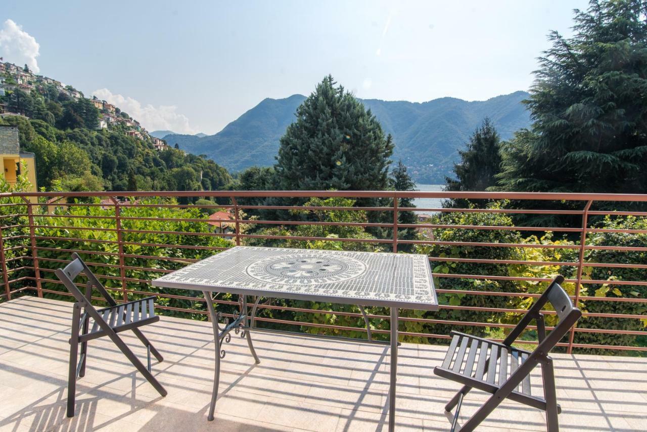 Villa Vittoria - The House Of Travelers Τσερνόμπιο Εξωτερικό φωτογραφία